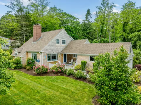 38 Grove St, Sandwich, MA 02563