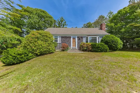 18 Quail Trl, South Chatham, MA 02659