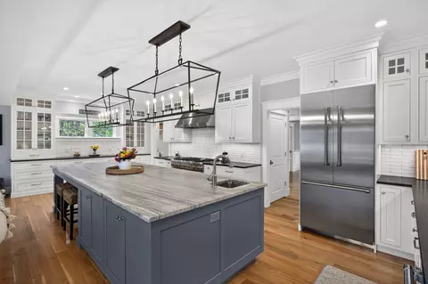 Kitchen - 357 Monomoscoy Rd, Mashpee, MA 02649 photo 2 of 8