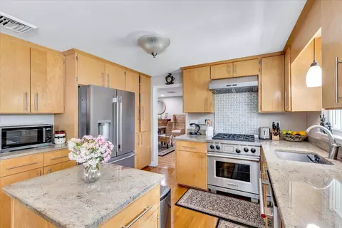 Kitchen - 48 Bridgets Path, Centerville, MA 02632 photo 3 of 4