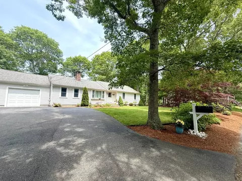 48 Bridgets Path, Centerville, MA 02632