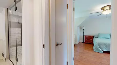 Entry Way - 3 Windmill Rd, Buzzards Bay, MA 02532 photo 6 of 7
