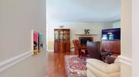 Entry Way - 3 Windmill Rd, Buzzards Bay, MA 02532 photo 2 of 7
