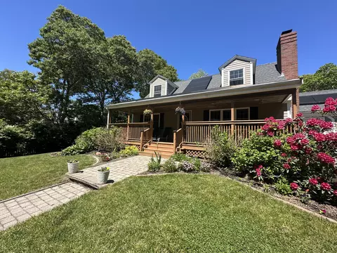 Exterior - 3 Windmill Rd, Buzzards Bay, MA 02532 photo 2 of 17