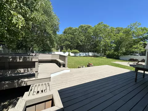 Exterior - 3 Windmill Rd, Buzzards Bay, MA 02532 photo 7 of 17