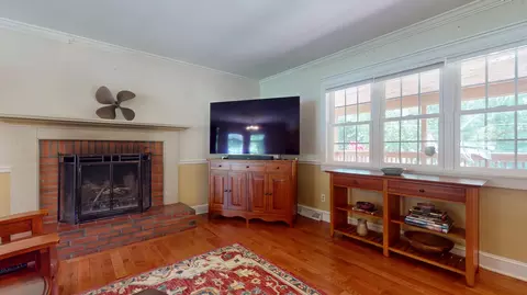 Living - 3 Windmill Rd, Buzzards Bay, MA 02532 photo 2 of 6
