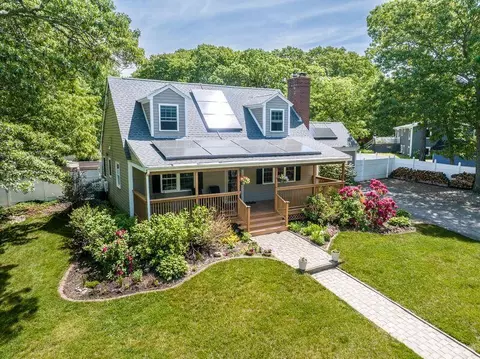 3 Windmill Rd, Buzzards Bay, MA 02532