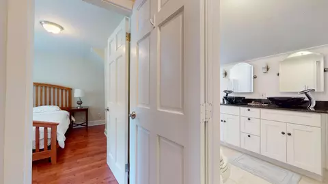 Entry Way - 3 Windmill Rd, Buzzards Bay, MA 02532 photo 7 of 7