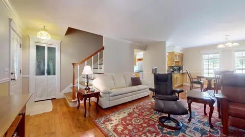 Entry Way - 3 Windmill Rd, Buzzards Bay, MA 02532 photo 1 of 7