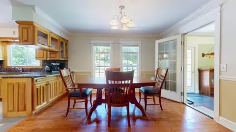 Dining - 3 Windmill Rd, Buzzards Bay, MA 02532 photo 2 of 2
