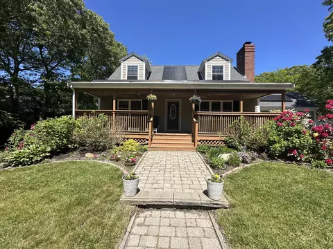 Exterior - 3 Windmill Rd, Buzzards Bay, MA 02532 photo 3 of 17
