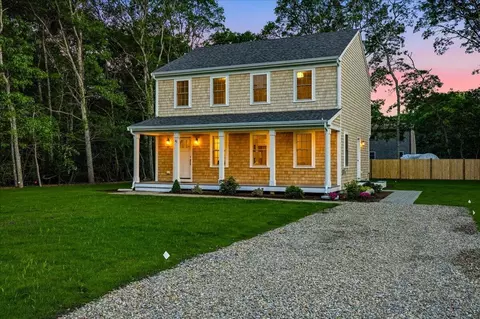 41 Avalon Dr, East Falmouth, MA 02536