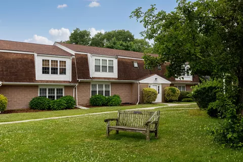 9 Pleasant Park Ave #2I, Hyannis, MA 02601