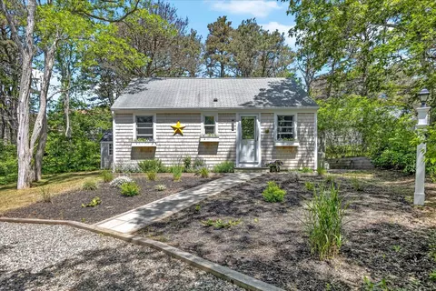 200 Pilgrim Spring Rd UNIT B, Wellfleet, MA 02667 photo 1
