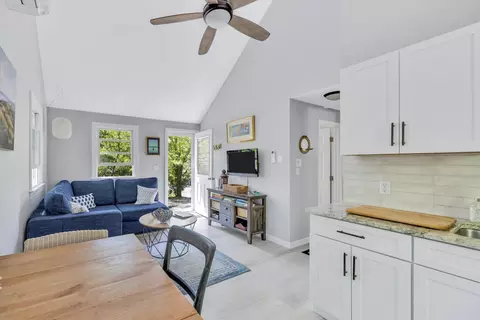 200 Pilgrim Spring Rd UNIT B, Wellfleet, MA 02667 photo 5