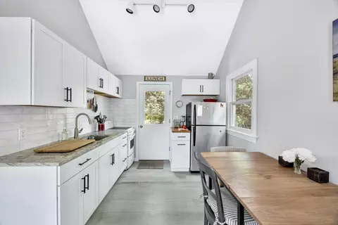 200 Pilgrim Spring Rd UNIT B, Wellfleet, MA 02667 photo 6