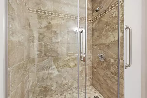Bath - 9 Rock Marsh Rd UNIT B, Wareham, MA 02571 photo 3 of 4