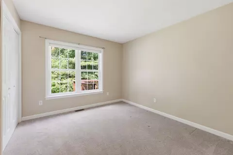 Bedroom - 9 Rock Marsh Rd UNIT B, Wareham, MA 02571 photo 1 of 4