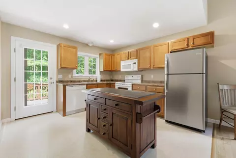 Kitchen - 9 Rock Marsh Rd UNIT B, Wareham, MA 02571 photo 2 of 3