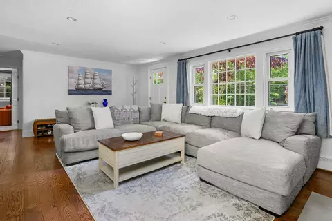 Living - 156 Red Brook Rd, Teaticket, MA 02536 photo 4 of 4