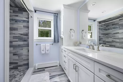 Bath - 156 Red Brook Rd, Teaticket, MA 02536 photo 1 of 2