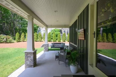 Exterior - 14 Valley Brook Rd, Centerville, MA 02632 photo 3 of 10