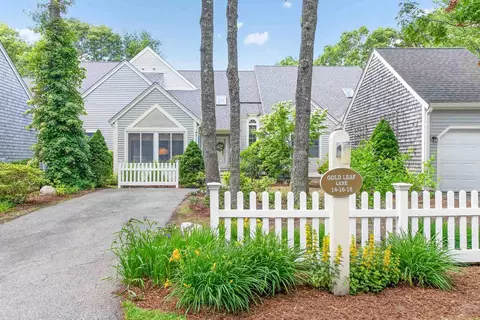 16 Gold Leaf Ln, Mashpee, MA 02649