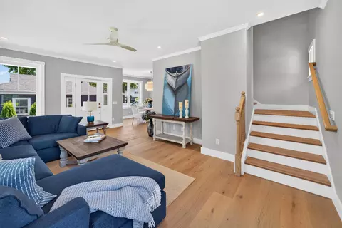 65 Cypress St, Teaticket, MA 02536