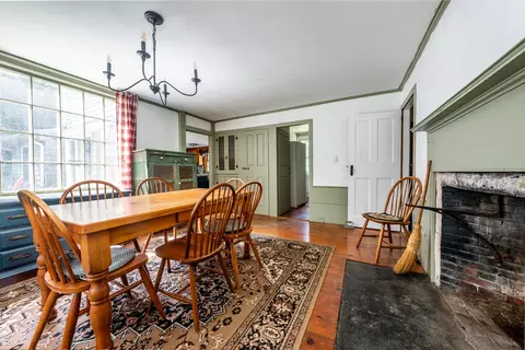 Dining - 228 Phinneys Ln, Centerville, MA 02632 photo 2 of 4