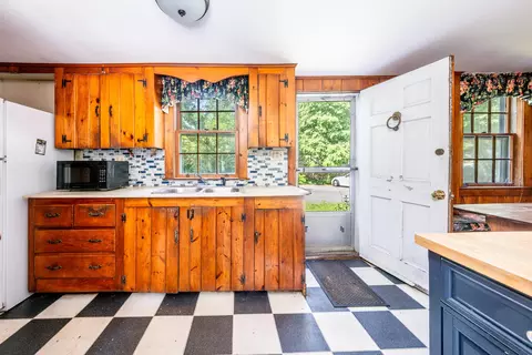 Kitchen - 228 Phinneys Ln, Centerville, MA 02632 photo 1 of 5