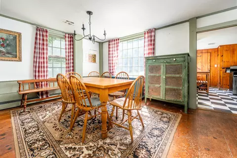 Dining - 228 Phinneys Ln, Centerville, MA 02632 photo 3 of 4