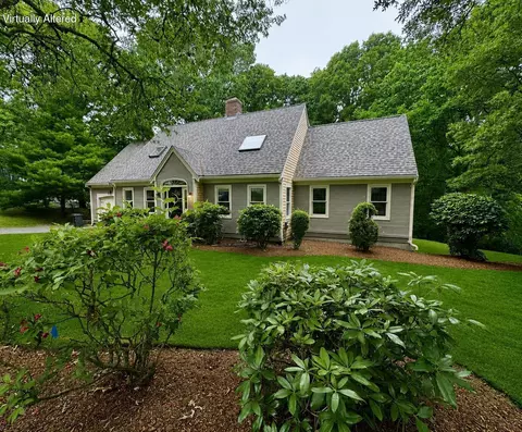 30 Currycomb Cir, West Barnstable, MA 02668