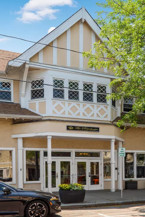 615 Main St UNIT 11, Hyannis, MA 02601