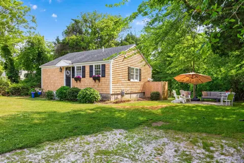 130 Spring Ln, Brewster, MA 02631