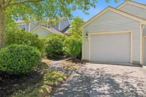 4 Wildflower Ln UNIT 4, Yarmouth Port, MA 02675