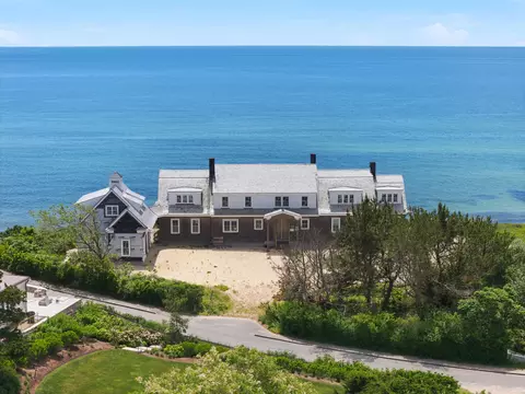 31 Dale Ave, Hyannis, MA 02601