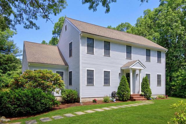 2 Harpers Holw, East Sandwich, MA 02537