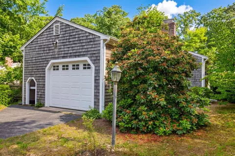 65 Richardson Rd, Centerville, MA 02632 photo 2