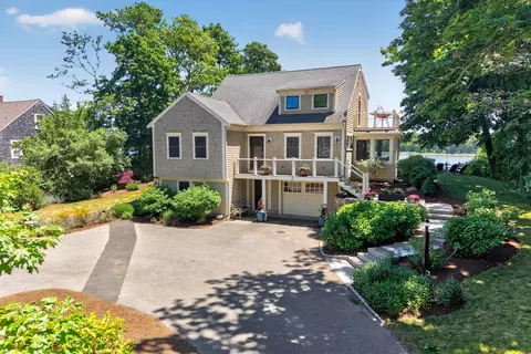 27 S Orleans Rd, Orleans, MA 02653