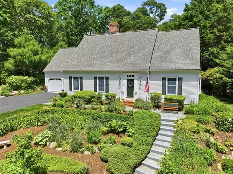 11 Tower Hill Dr, Sandwich, MA 02563