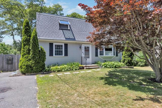 213 Buckwood Dr, Hyannis, MA 02601