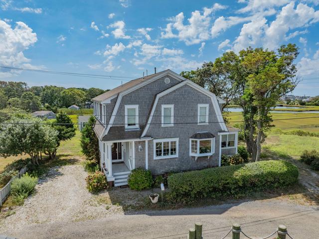 27 Mayflower Ln, Dennis Port, MA 02639