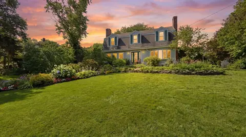 1120 Shore Rd, Cataumet, MA 02534