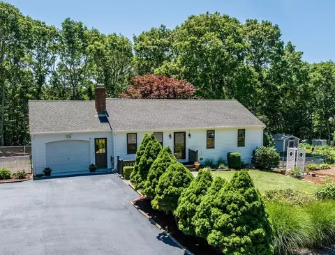 6 Emerald Way, Forestdale, MA 02644
