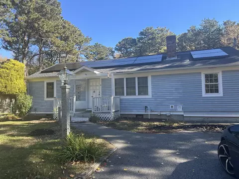 28 Hoover Rd, West Yarmouth, MA 02673
