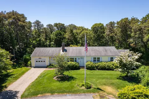 35 Oakridge Cir, Chatham, MA 02633
