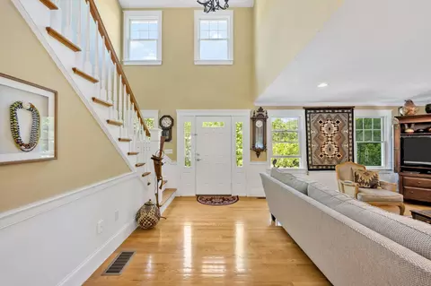 146 James Cir, Mashpee, MA 02649