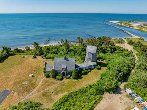 5 Strandway, West Harwich, MA 02671