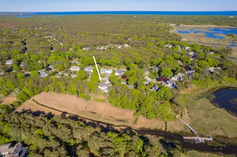35 Bayshore Dr, Mashpee, MA 02649 photo 4