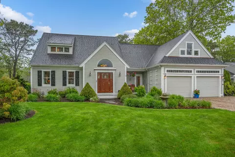 35 Bayshore Dr, Mashpee, MA 02649 photo 2
